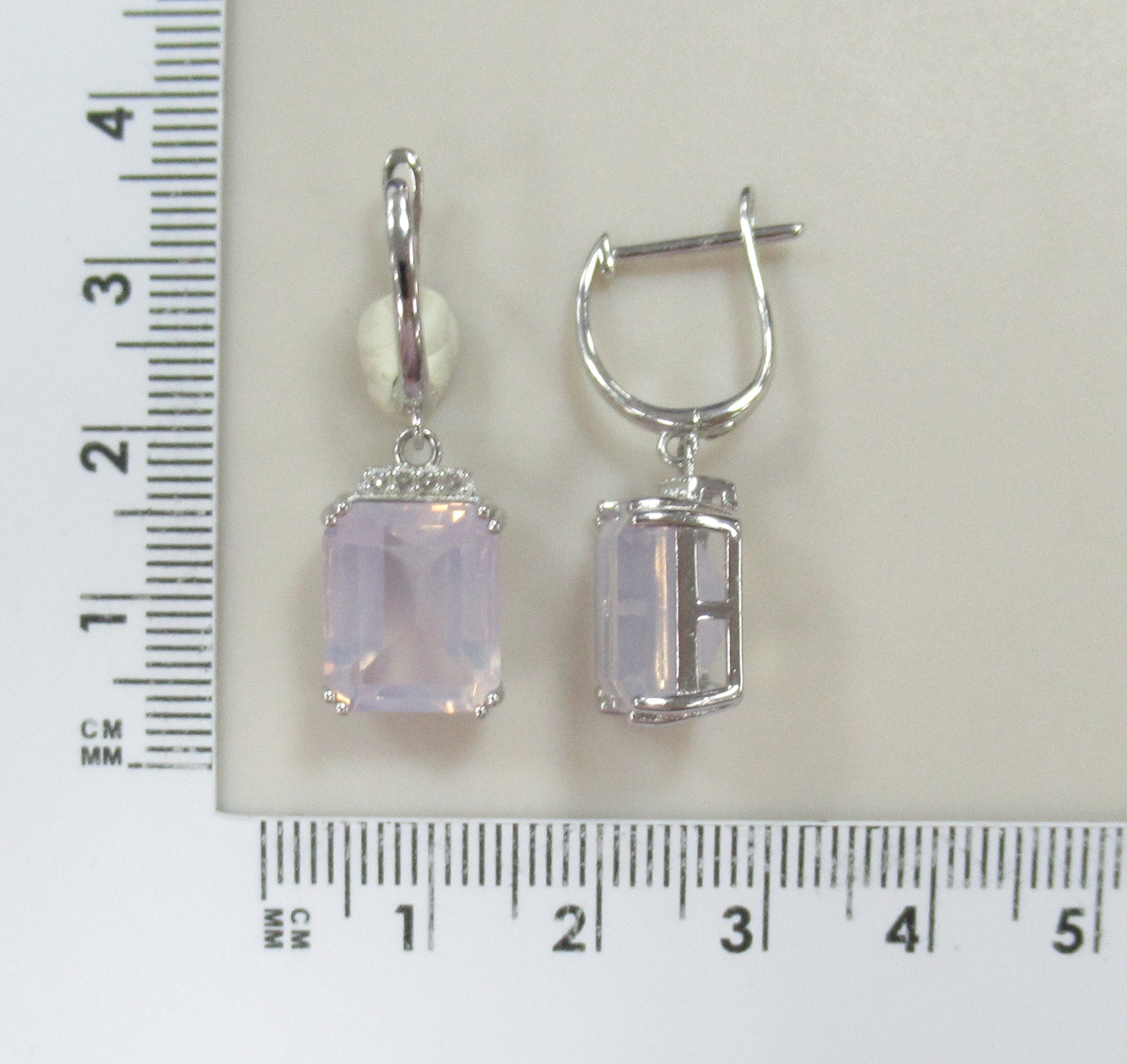 Серебряные серьги с кварцем